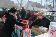 Thousands of pounds of free food distributed to Clarke Square residents